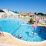 Campsite Camping Officiel Siblu Les Charmettes 4*
